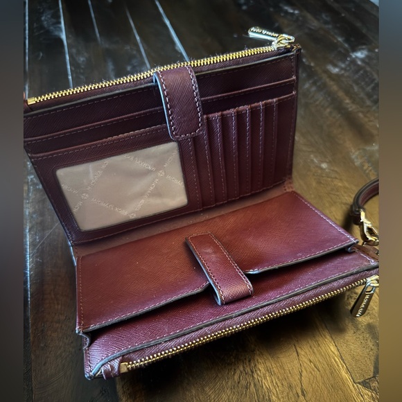 Michael Kors Wallet - Picture 3 of 3